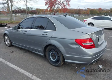 2013 Mercedes-Benz C 300 Luxury 4Matic/Sport 4Matic from USA, damaged, VIN WDDGF8ABXDA775911